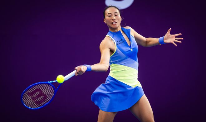 复出后2连胜！郑钦文2-1帕克斯 进多哈1000赛16强 战新科澳网冠军