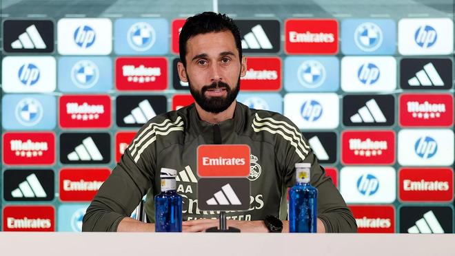 阿韦洛亚：姆巴佩明天能上；巴萨的事你们去问弗里克吧