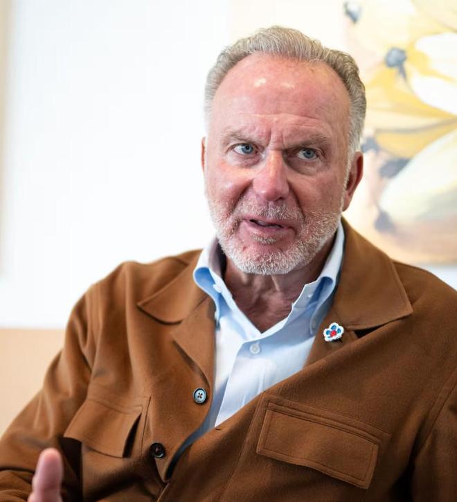 鲁梅尼格：以前对皇马得小心裁判；奥利塞转会谣言把大伙逗笑了