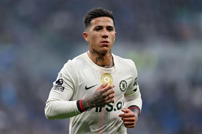 TA：恩佐对目前的薪水感到不满，切尔西不再视其为“非卖品”