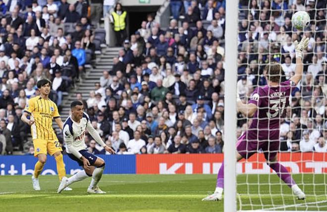 许尔策勒：三笘薰的进球像范巴斯滕，所有踢球的人都知道难度