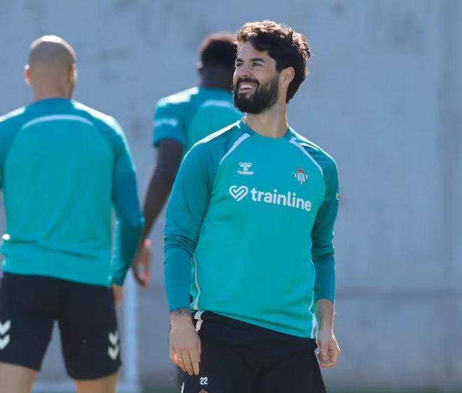 阿斯：伊斯科伤愈复出状态良好，迎战皇马有望登场