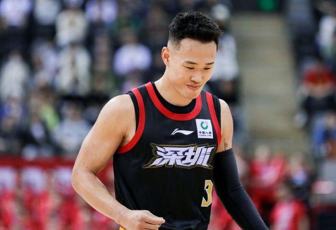 深圳大胜1-0浙江 贺希宁32+5总分升队史第二 史密斯27+9