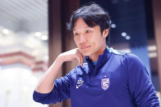 莫拉致歉+解约大让步,邓卓翔临危再受命