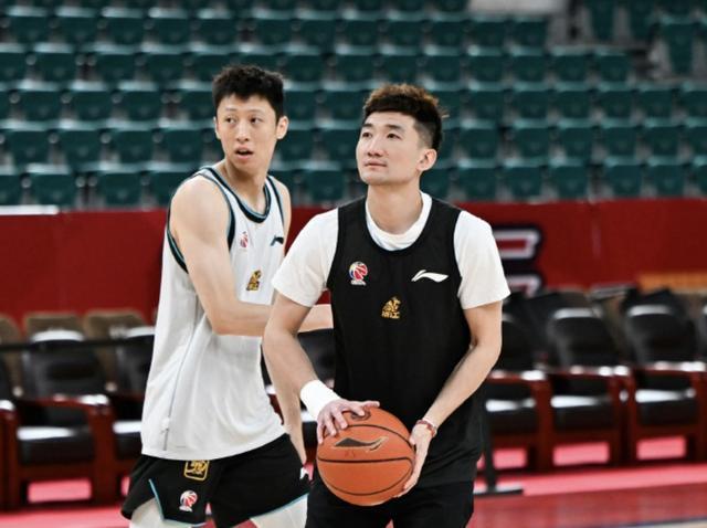 背水一战迎来复出?孙铭徽现身浙江广厦G2赛前踩场训练