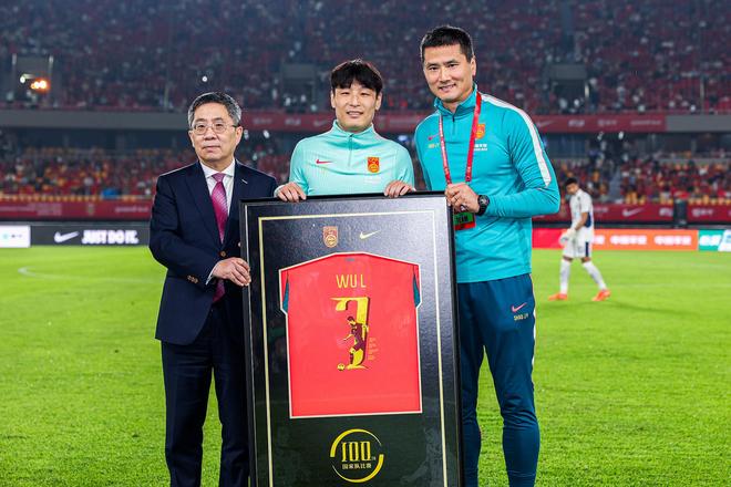 热身-国足0-0闷平泰国 张玉宁中柱 邵佳一主场首秀