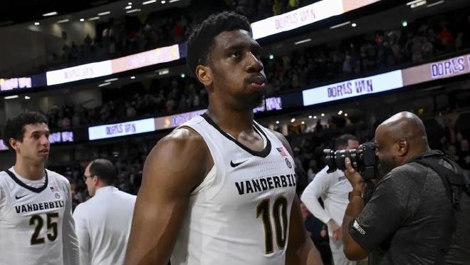 NBA落选秀签约汇总：湖人双向签奥克雷克 雷霆热火雄鹿捡漏签约