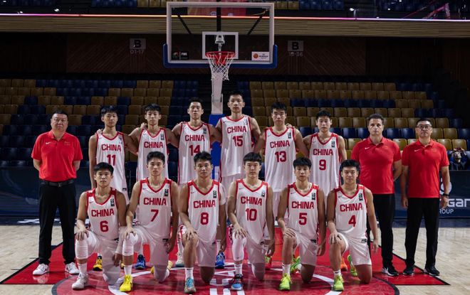 FIBA官宣中国U17男篮世界杯12人名单：四字新星张懿赵杰领衔