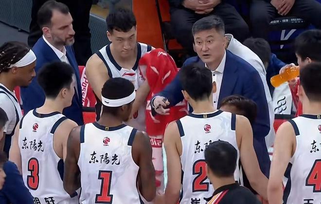 曝杜锋合同7月1日到期，管理层欲选外教团队，李春江有望回归任职