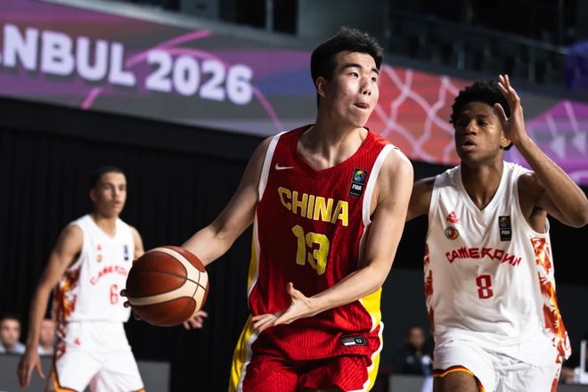 恭喜！中国男篮16岁2米03新星闪耀世少赛：新丁彦雨航轰23+6真猛