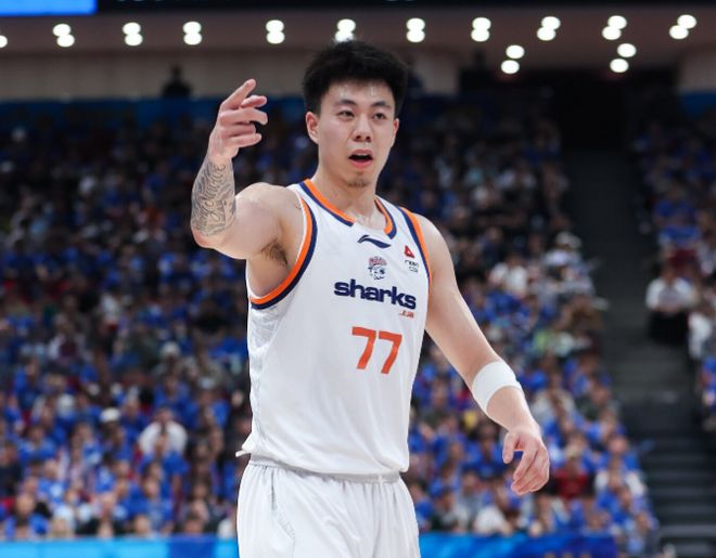 上海男篮续约两大国手：张镇麟4年顶薪 偰李永炜3年B类合同