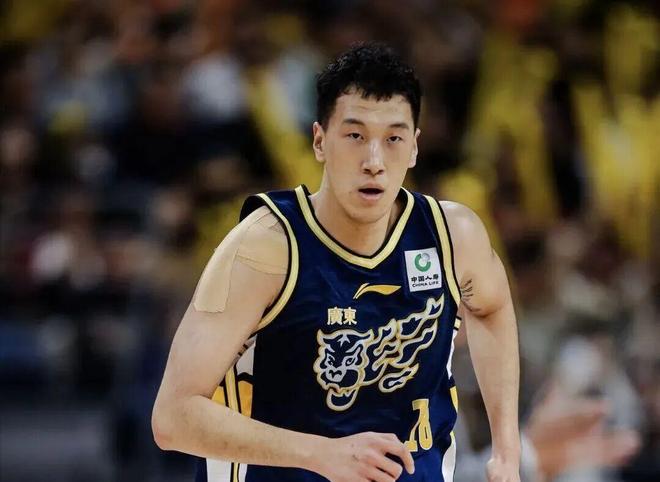 CBA速递！广东积极寻求得到林葳签约权，山东男篮兜售谢智杰，南京签约李玮灏，李云开重返CBA