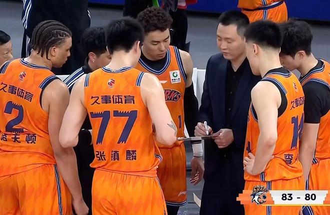 上海男篮四人完成签约，刘铮留队闫鹏飞索要三年合同，古德温基本续约留队