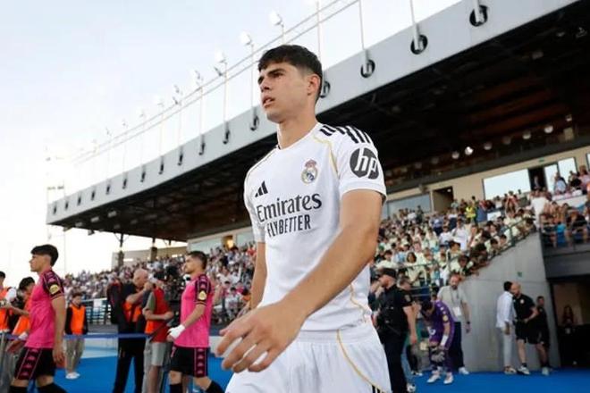 ESPN:皇马20岁新星季前赛被穆帅相中,法甲球队已出手求购