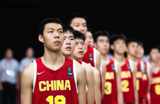 中国U18男篮双杀加拿大5连胜收官 张懿赵杰24分李俊贤7中7
