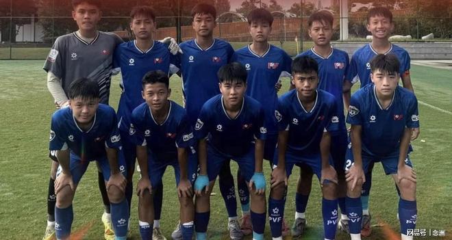 越南球队在中国夺冠!13-0前国足队长 5连胜30球+包揽3大奖项