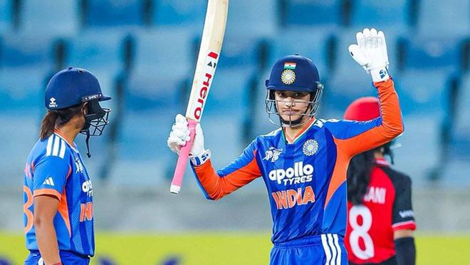 93次50+追平传奇，她57球轰出印度女子T20I第二座百