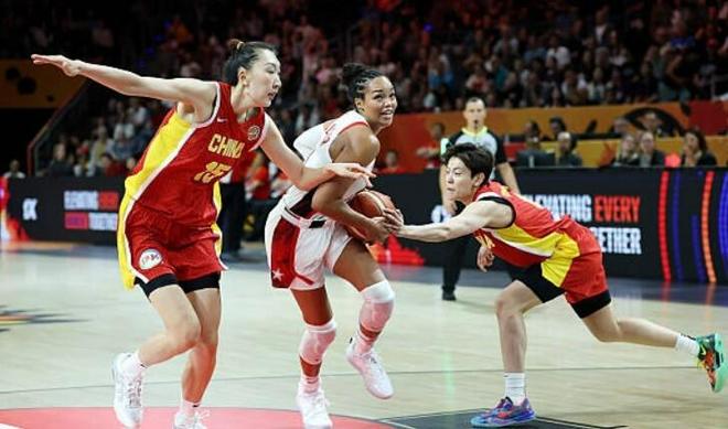 中国女篮世界杯首战61-94美国 韩旭两双+张子宇13分