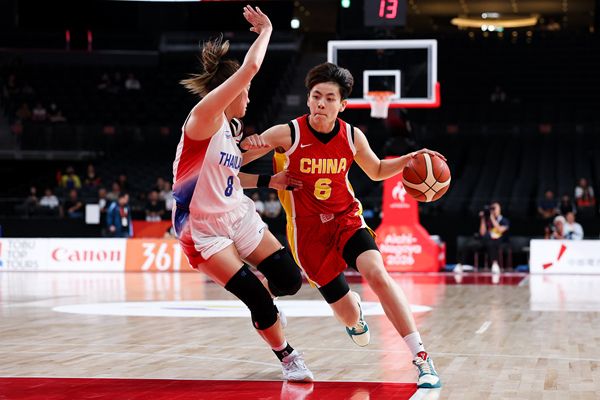 中国女篮65分狂胜泰国 杨舒予21+7+5+5三分