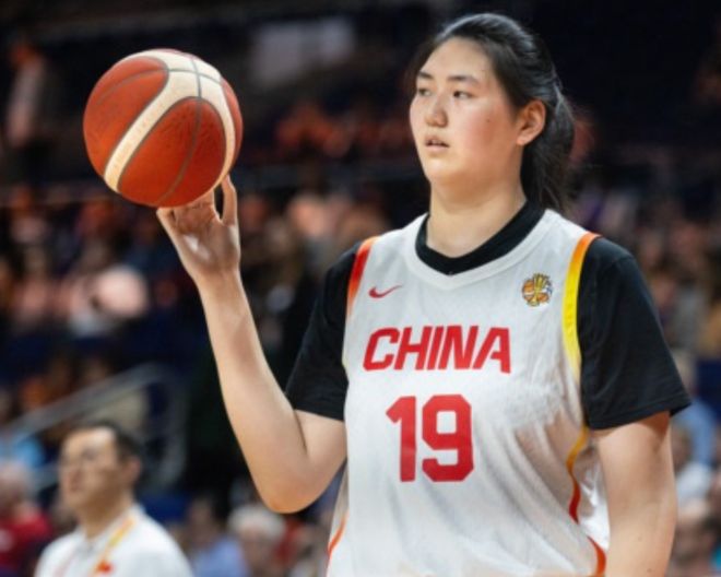 宫鲁鸣再谈张子宇！亲承给足战术地位，点出提升点，希望球员走出去
