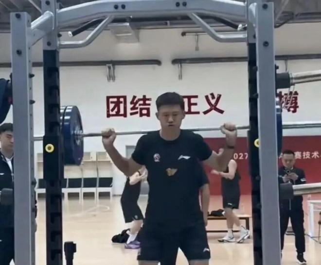 篮协给CBA俱乐部颁发证书感谢支持国家队，徐杰体测获得第一成绩，广东拿到U16全国冠军
