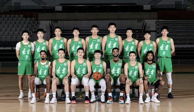 CBA动态速递!郭艾伦不会退役,会再努力一次,南京同曦正积极沟通让林葳回归,赵继伟出战季前赛