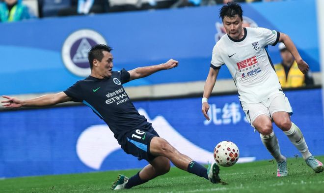 3-1！6万多球迷现场见证，中超第2豪取3连胜，成都蓉城无缘提前夺冠