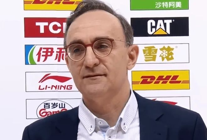 辽宁男篮两连胜，乌戈赛后点名表扬一人：他防守做得特别好