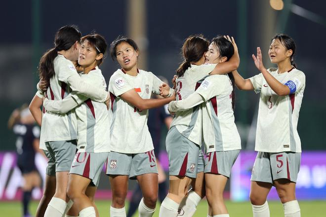 中国U17女足全胜出线！3-2力克美国抢占小组第一，淘汰赛将PK法国